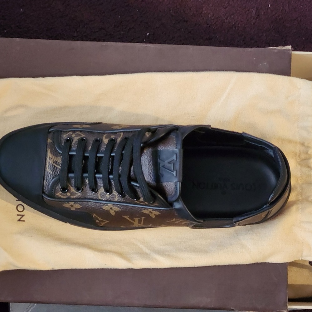 ￼ Louis Vuitton Souliers men sneakers size 8